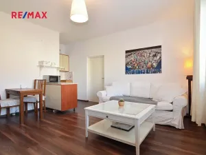 Pronájem bytu 2+kk, Praha - Košíře, Plzeňská, 41 m2