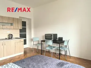 Pronájem bytu 1+kk, Praha - Nusle, Hvězdova, 21 m2