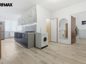 Prodej bytu 3+1, Sokolov, Švabinského, 75 m2