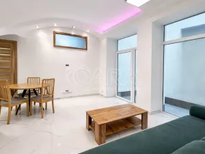 Pronájem bytu 2+kk, Praha - Karlín, Sokolovská, 48 m2