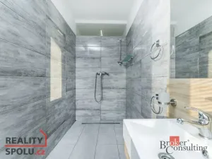 Pronájem bytu 1+kk, Praha - Záběhlice, Topolová, 31 m2