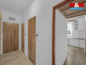 Prodej bytu 2+1, Hostinné, Sídliště, 52 m2