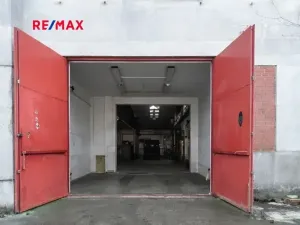 Pronájem obchodního prostoru, Praha - Horní Počernice, Komárovská, 500 m2