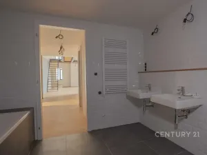 Prodej kanceláře, Praha - Vysočany, Kolbenova, 181 m2