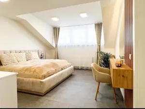 Pronájem bytu 2+kk, Praha - Smíchov, Arbesovo náměstí, 74 m2