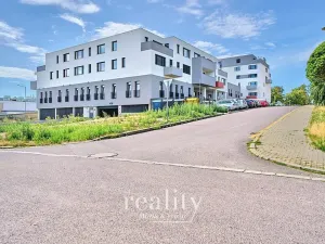 Prodej garážového stání, Znojmo, Kosmákova, 17 m2