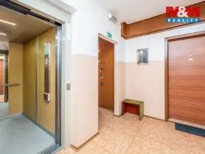 Pronájem bytu 1+kk, Praha - Háje, Květnového vítězství, 31 m2
