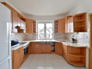 Pronájem kanceláře, Praha - Smíchov, Nový Zlíchov, 839 m2