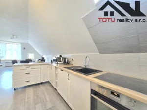 Prodej rodinného domu, Broumov, Mírové náměstí, 500 m2