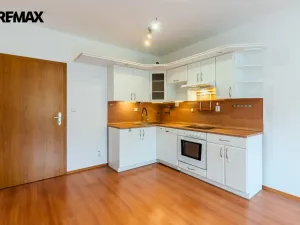 Prodej bytu 2+kk, Praha - Štěrboholy, Andersenova, 52 m2