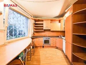 Prodej bytu 4+1, Praha - Lhotka, Mirotická, 77 m2