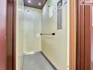 Prodej bytu 2+kk, Karlovy Vary - Bohatice, Dubová, 43 m2