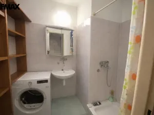 Prodej bytu 3+1, Ostrov, Luční, 78 m2