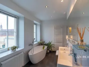 Prodej atypického bytu, Mikulov, Komenského, 164 m2