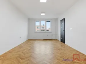 Prodej bytu 3+1, Karlovy Vary, Vítězná, 74 m2