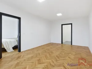 Prodej bytu 3+1, Karlovy Vary, Vítězná, 74 m2