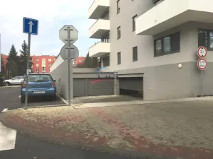 Pronájem garážového stání, Praha, Letňany, 12 m2