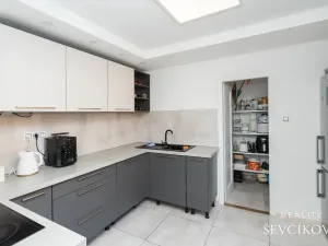 Prodej rodinného domu, Nechanice, 180 m2