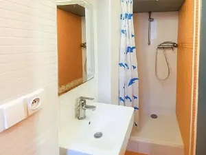 Pronájem bytu 1+kk, Praha - Holešovice, Na Maninách, 25 m2
