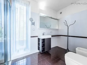 Prodej rodinného domu, Praha - Vokovice, Suttnerové, 268 m2