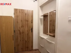 Prodej bytu 4+1, Karlovy Vary, Vyšehradská, 103 m2