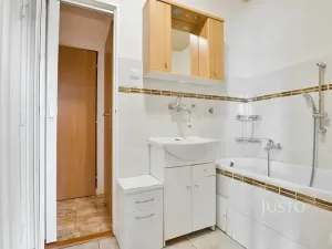 Prodej bytu 3+1, Meziboří, J. A. Komenského, 61 m2