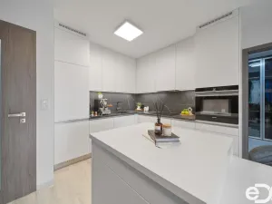 Prodej bytu 2+kk, Hradec Králové, Kubelíkova, 88 m2
