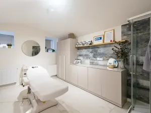 Prodej obchodního prostoru, Praha - Smíchov, Kmochova, 170 m2