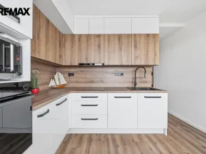 Prodej bytu 1+1, Hradec Králové - Nový Hradec Králové, třída Edvarda Beneše, 41 m2