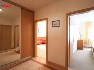 Pronájem bytu 2+kk, Karlovy Vary - Drahovice, Waldertova, 61 m2