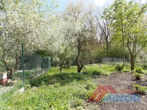 Prodej zahrady, Slaný, Husova, 975 m2