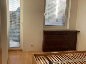 Pronájem bytu 2+kk, Praha, Choceradská, 59 m2