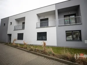 Pronájem bytu 1+kk, Praha - Uhříněves, Douchova, 32 m2