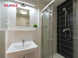 Pronájem bytu 1+kk, Praha - Řeporyje, Kakosova, 35 m2