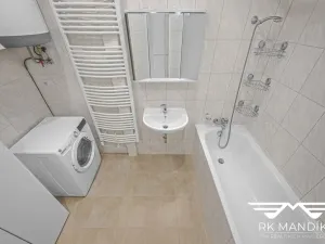 Pronájem bytu 2+kk, Praha - Kobylisy, Kobyliské náměstí, 56 m2