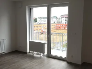 Pronájem bytu 1+kk, Praha - Hloubětín, Za černým mostem, 36 m2