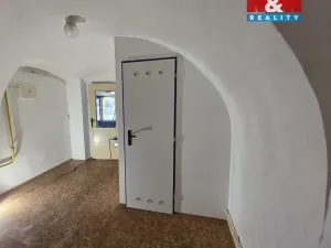 Pronájem obchodního prostoru, Jablonné v Podještědí, náměstí Míru, 68 m2