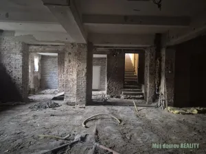 Pronájem obchodního prostoru, Praha - Libeň, náměstí Dr. Václava Holého, 300 m2