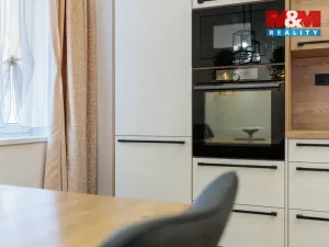 Prodej bytu 2+1, Karlovy Vary, Bělehradská, 96 m2