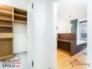 Pronájem bytu 2+kk, Praha - Smíchov, Podbělohorská, 62 m2