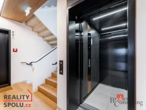 Pronájem bytu 2+kk, Praha - Smíchov, Podbělohorská, 62 m2