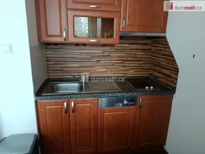 Pronájem bytu 2+kk, Praha - Modřany, Urbánkova, 43 m2