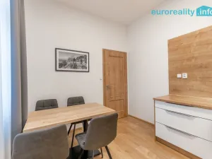 Pronájem bytu 2+1, Mladá Boleslav, náměstí Míru, 69 m2