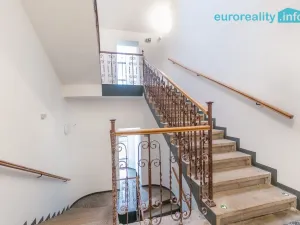 Pronájem bytu 2+1, Mladá Boleslav, náměstí Míru, 69 m2