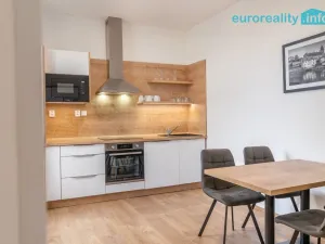 Pronájem bytu 2+1, Mladá Boleslav, náměstí Míru, 73 m2