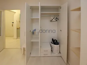 Pronájem bytu 1+kk, Praha, Křivenická, 22 m2