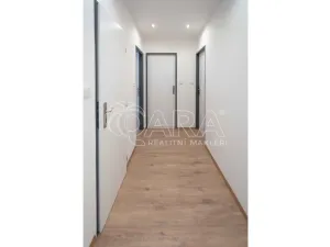 Pronájem bytu 3+1, Praha - Prosek, Jablonecká, 68 m2