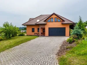 Prodej rodinného domu, Buš, 375 m2