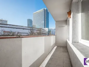 Pronájem bytu 2+kk, Praha, Hvězdova, 42 m2