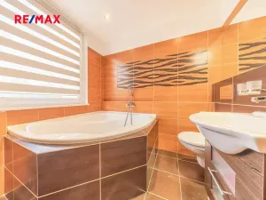 Pronájem bytu 2+1, Praha - Troja, Svídnická, 40 m2